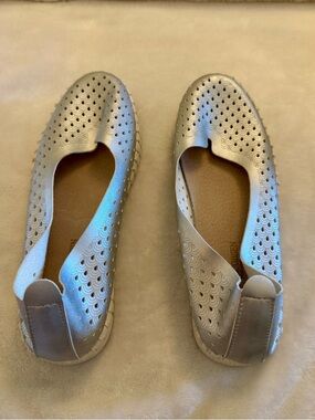 Women's Metallic Silver Perforated Slip-On Flats Size 36